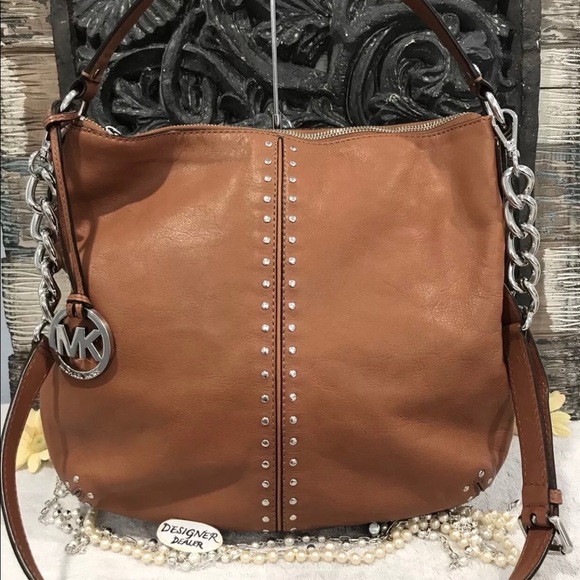 Michael Kors Handbags - Michael Kors Uptown Astor Lg Leather hobo SHLD bag